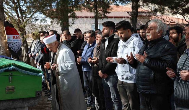 Nevşehir'de kayalıklardan düşerek yaşamını yitiren genç kız son yolculuğuna uğurlandı