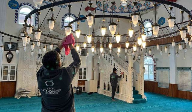 Ordu'da camilerde Ramazan temizliği
