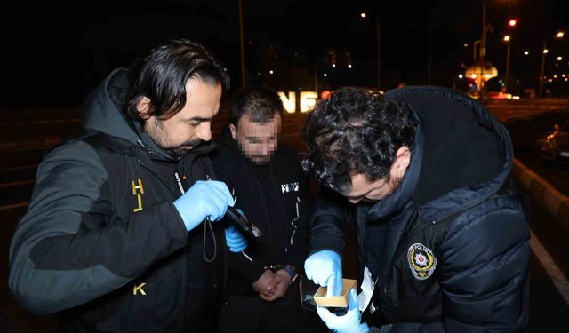 Sahte altın ile 15 kişiyi dolandırmışlar: 2 gözaltı