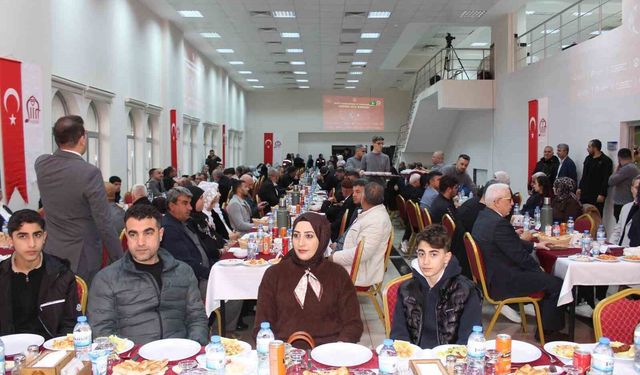 Siirt'te şehit ve gazi aileleri onuruna iftar yemeği verildi