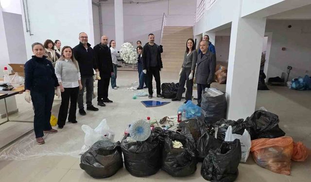 Sinop'ta denizin çöpü atölyede sanata dönüşüyor