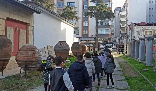 Sinop'ta minik öğrenciler müzede keşfe çıktı