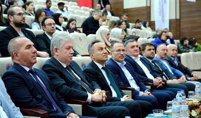 TOGÜ'de 'Değişen dünya ve eğitim' söyleşisi