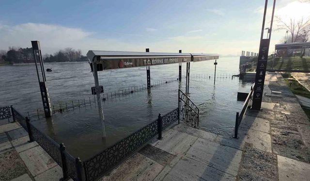 Tunca ve Meriç'te alarm seviyesi kırmızıdan turuncuya düştü: Debiler geriledi