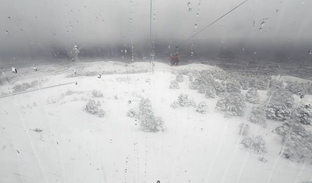 Türkiye'de en fazla kar kalınlığı Karabet Tepesi'nde ölçüldü
