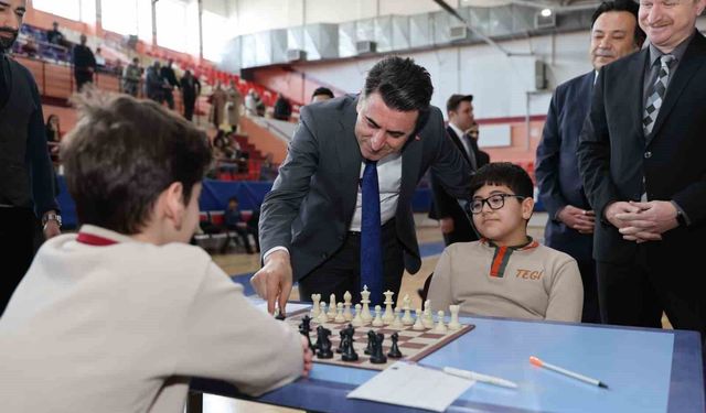 Vali Aygöl ilk hamleyi yaptı, turnuva başladı