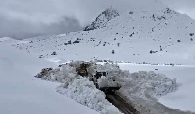 Yayladere'de iki metreyi bulan karla mücadele