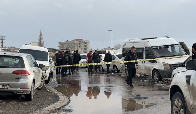 Yüksekova'da silahlı intihar girişimi: 1 ağır yaralı