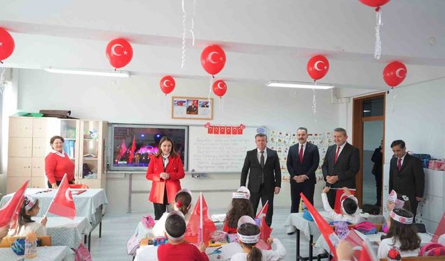 Zonguldak'ta ikinci dönemin ilk dersi 'Bayrak Sevgisi' oldu