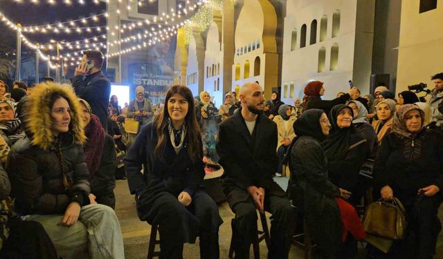 AK Parti İstanbul Milletvekili Derya Ayaydın'dan, gençlere milli futbolcuyla sürpriz ziyaret