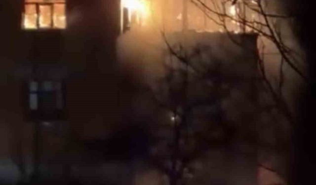 Alevlere teslim olan ev küle döndü