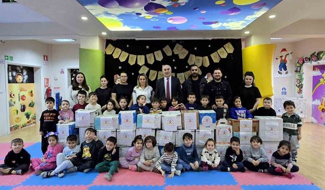 Anaokulu öğrencilerinden ihtiyaç sahiplerine Ramazan kolisi
