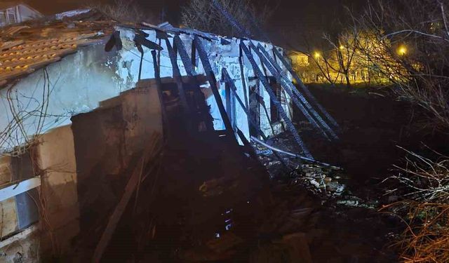 Babaeski'de müstakil ev yangını: 1 ölü