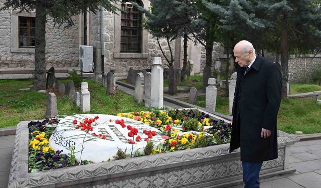 Bahçeli'den merhum Muhsin Yazıcıoğlu'nun kabrine ziyaret
