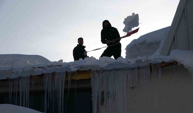 Bitlis'te soğuk hava etkisini sürdürüyor