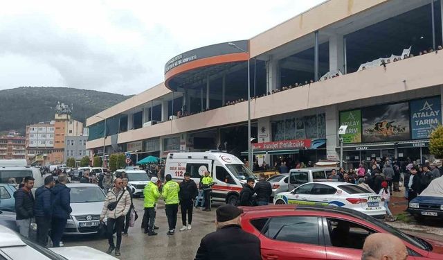 Burdur'da bıçaklı kavga: 5 yaralı