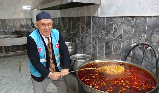 Cami cemaatinin dayanışmasıyla günlük bin 500 kişiye iftar veriliyor