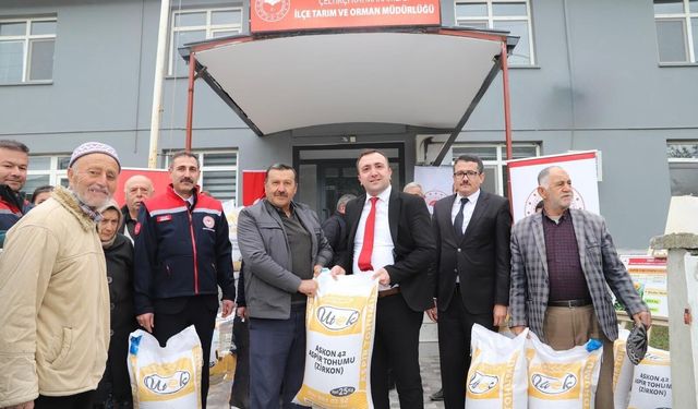 Çeltikçi'de üreticiye aspir tohumu desteği