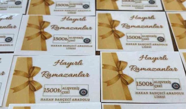 Çermik'te öğrencilere yardım çeki dağıtıldı