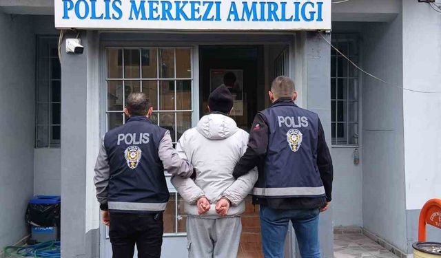 Cezaevinden kaçtı, ilçe merkezine doğru koşarken kayalık alanda yakalandı