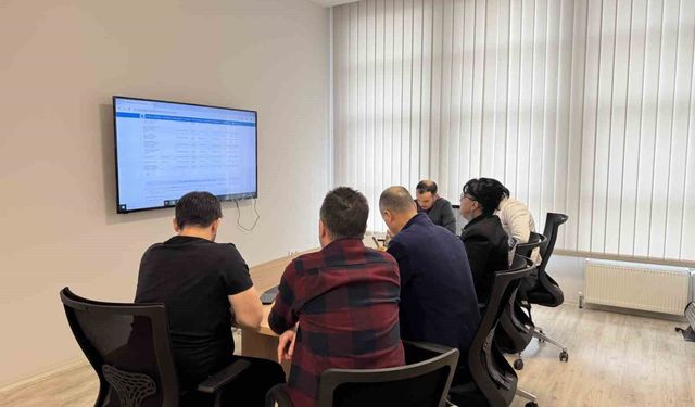 Çorum'da 15 halı sahanın ihalesi yapıldı