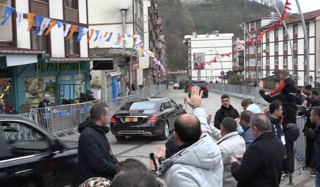 Cumhurbaşkanı Erdoğan, baba ocağı Güneysu'dan ayrıldı