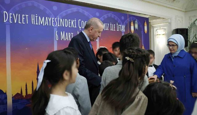 Cumhurbaşkanı Erdoğan, devlet himayesindeki çocuklarla gönül sofrasında buluştu