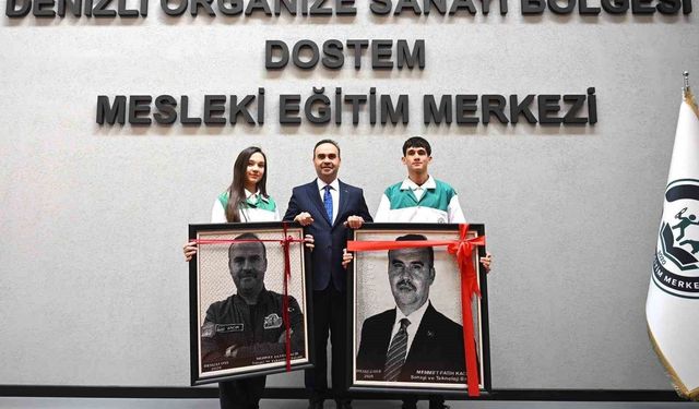 Denizli Model Fabrikayı açan Bakan Kacır, DOSTEM öğrencileriyle bir araya geldi