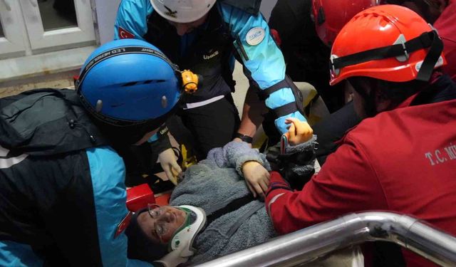 Deprem tatbikatı gerçeği aratmadı