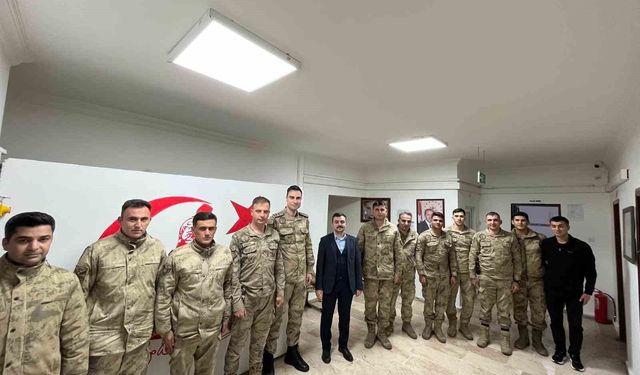 Dicle Kaymakamı Atış, askerle iftarda bir araya geldi