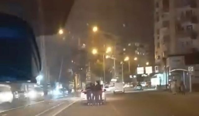 Diyarbakır'da patenli gençlerin tehlikeli yolculuğu