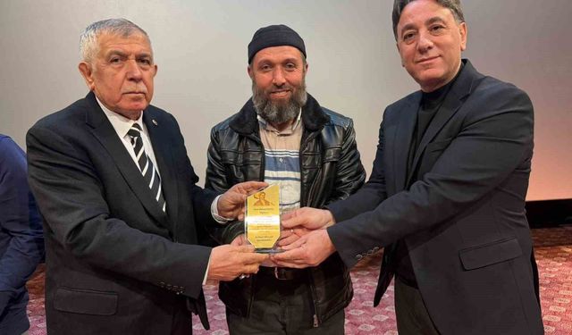 'Evereğin Velisi' filminin ödül töreni yapıldı