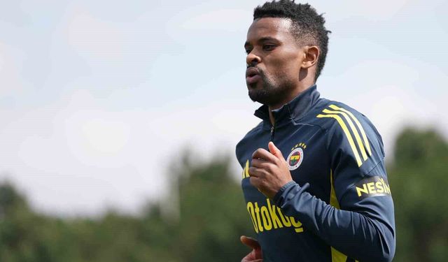 Fenerbahçe, günü çift antrenmanla tamamladı