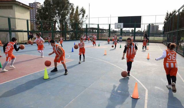 Geleceğin basketbolcuları Akdeniz'de yetişiyor