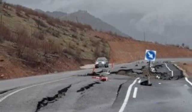 Hakkari'de yeni yapılan sınır yolu çökmeye başladı