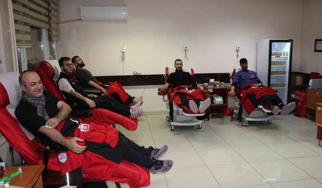 İftar yapıp kan vermeye koştular