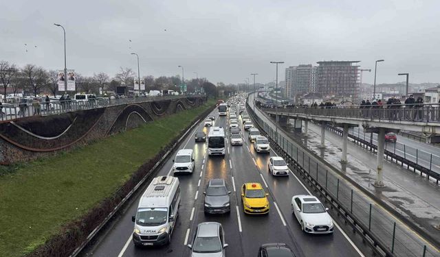 İstanbul'da bayram dönüşü trafik yoğunluğu