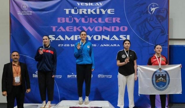 Kağıtsporlu sporculardan madalya yağmuru