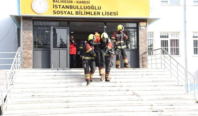 Karesi'de 413 öğrencili dev deprem tatbikatı