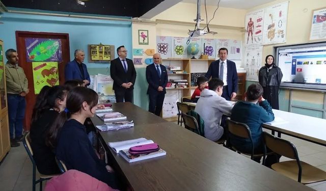 Kaymakam Muhammed Evlice'den Kalabak okullarına ziyaret