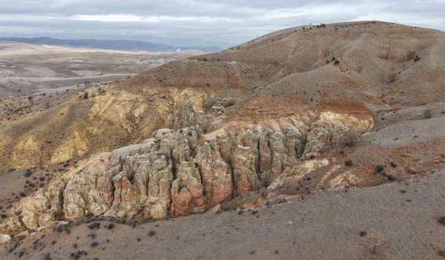 Kırıkkale'de doğanın şekillendirdiği kayalar ilgi çekiyor
