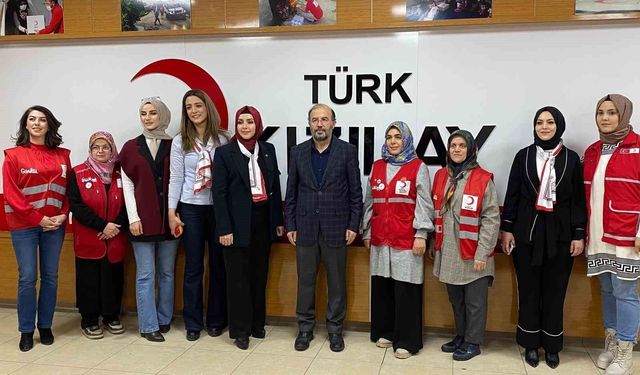 Kızılay'dan üniversite öğrencilerine 'Anne Eli' iftar sofrası