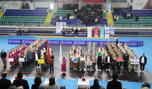 Kütahya'da 'Okullar Arası Halk Oyunları İl Birinciliği' tamamlandı