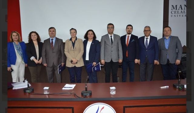 MCBÜ'de 'Yeni küresel ekonomide vergilendirme ve Türkiye' paneli düzenlendi