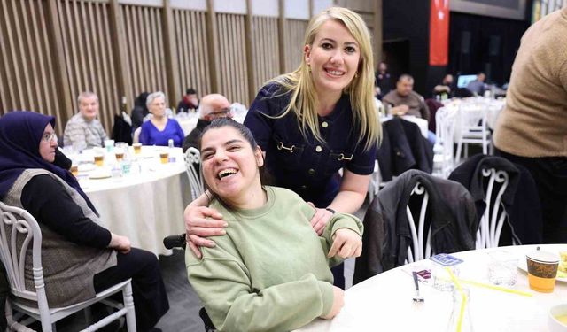 Merkezefendi'de Engelsiz Yaşam Akademisi aileleri iftarda buluştu