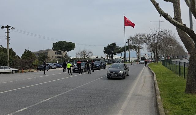 Mudanya'da polis ekipleri göz açtırmıyor