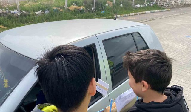 Öğrencilerden sürücülere hem sınav hem ikram