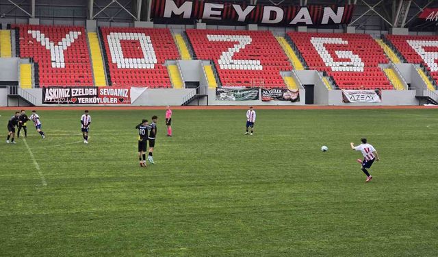 Okul sporları futbol gençler grup yarışmaları 288 sporcunun katılımıyla Yozgat'ta başladı