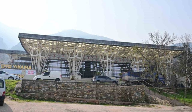 Piremir'de yol yarılandı