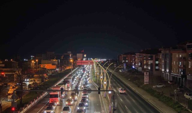 Polatlı'da bayram dönüşü oluşan trafik havadan görüntülendi